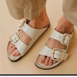 Big buckle Birkenstocks